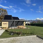 Elegant Warm Bliss Hideaway Escape - With Hot-tub And Sauna Sencur