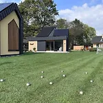 Elegant Warm Bliss Hideaway Escape - With Hot-tub And Sauna * Sencur