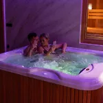 Elegant Warm Bliss Hideaway Escape - With Hot-tub And Sauna * Sencur