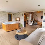 Holiday home Elegant Warm Bliss Hideaway Escape - With Hot-tub And Sauna
