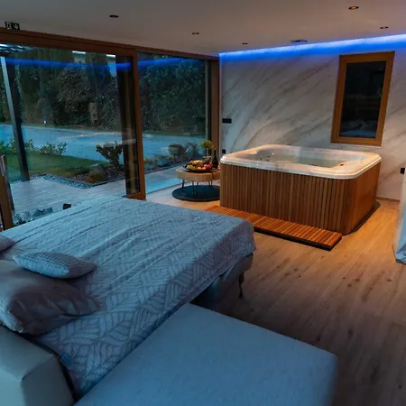 Tatil Evi Elegant Warm Bliss Hideaway Escape - With Hot-tub And Sauna Šenčur