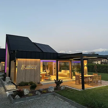 Elegant Warm Bliss Hideaway Escape - With Hot-tub And Sauna