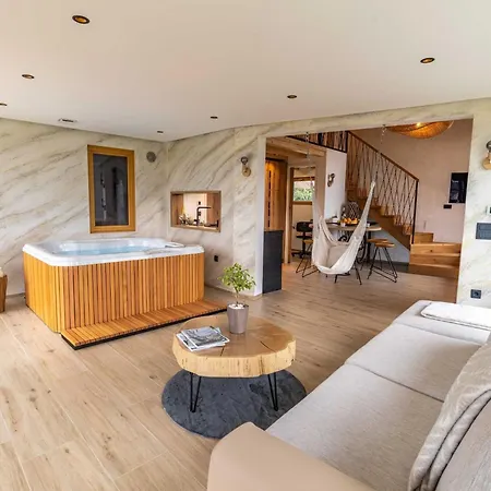 Prázdninový dům Elegant Warm Bliss Hideaway Escape - With Hot-tub And Sauna