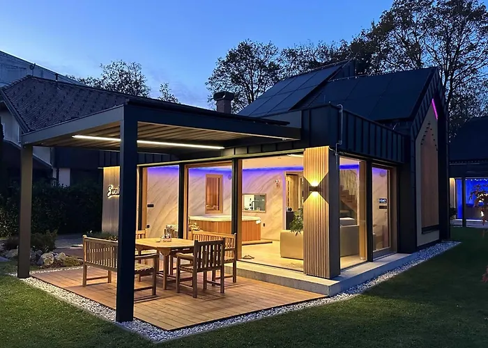 Tatil Evi Elegant Warm Bliss Hideaway Escape - With Hot-tub And Sauna