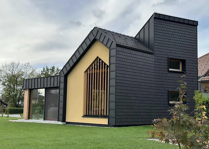 Elegant Warm Bliss Hideaway Escape - With Hot-tub And Sauna Tatil Evi Šenčur