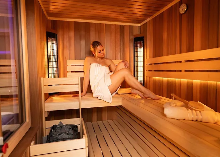 Tatil Evi Elegant Warm Bliss Hideaway Escape - With Hot-tub And Sauna