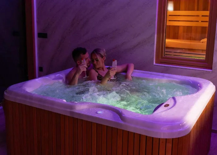 Elegant Warm Bliss Hideaway Escape - With Hot-tub And Sauna * Šenčur